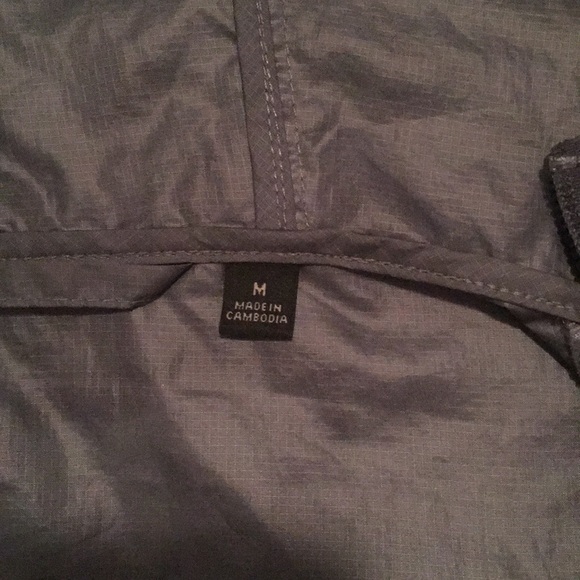 Uniqlo Thin Blue Windbreaker - Picture 3 of 3